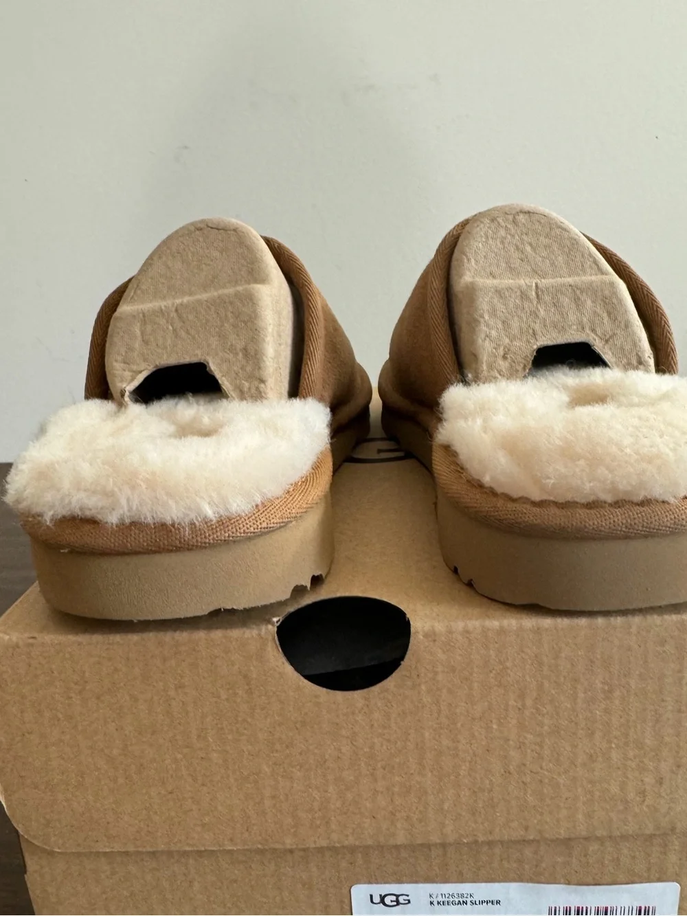 UGG Keegan Chestnut Suede Slide Slippers Shearling Kids Size 12M Cozy Comfort